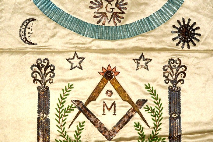 Violento attacco ad una Loggia Massonica